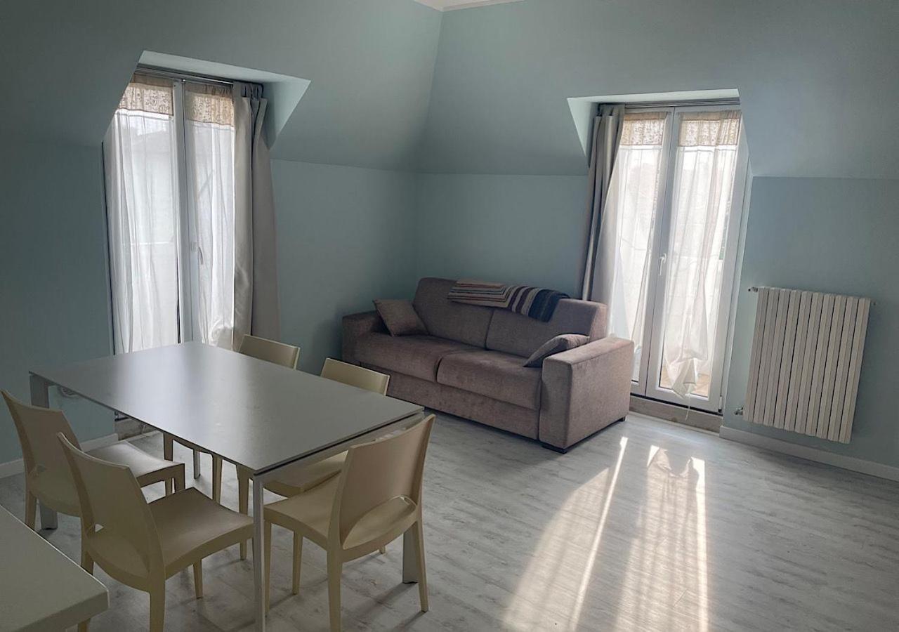 La Magnolia Apartaments IV Tulip Десенцано дел Гарда Екстериор снимка